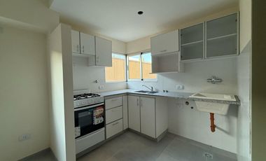 Departamento de tres ambientes con pileta a la venta en Avellaneda