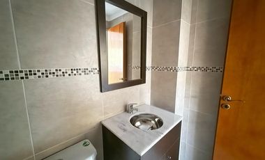 Departamento de tres ambientes con pileta a la venta en Avellaneda