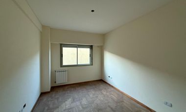 Departamento de tres ambientes con pileta a la venta en Avellaneda