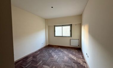 Departamento de tres ambientes con pileta a la venta en Avellaneda