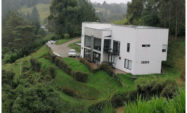 Se Arrienda Casa Campestre Sector Envigado Alto de Palmas
