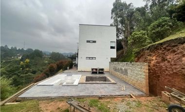 Se Arrienda Casa Campestre Sector Envigado Alto de Palmas