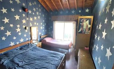 ¡Casa de cuatro ambientes en Planta alta + Local comercial y vivienda c/ Garage en Venta!