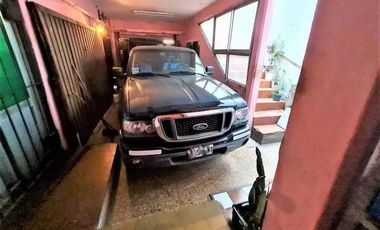 ¡Casa de cuatro ambientes en Planta alta + Local comercial y vivienda c/ Garage en Venta!