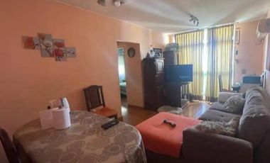 Departamento de tres ambientes con cochera a la venta en Torres Pueyrredon