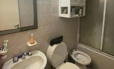 Departamento de tres ambientes con cochera a la venta en Torres Pueyrredon