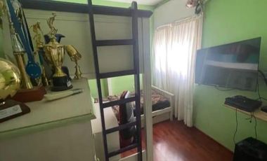 Departamento de tres ambientes con cochera a la venta en Torres Pueyrredon
