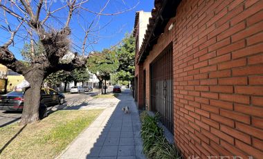 Venta casa 4 ambientes con patio en Wilde