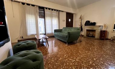 Venta casa 4 ambientes con patio en Wilde