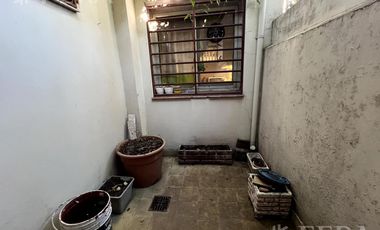 Venta casa 4 ambientes con patio en Wilde