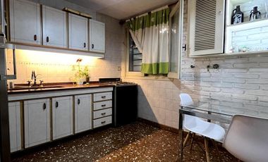 Venta casa 4 ambientes con patio en Wilde