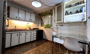 Venta casa 4 ambientes con patio en Wilde