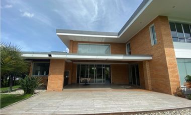 Casa para Arriendo Amoblado en Llanogrande