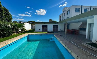 Cerro de las Rosas - Uso Comercial - 1 Planta - 370Mts2 Cub