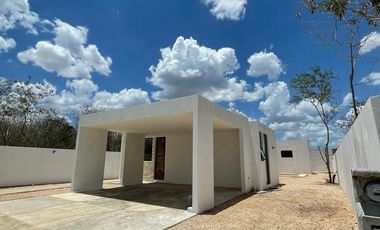 Venta de casa de una planta en Conkal dentro de privada