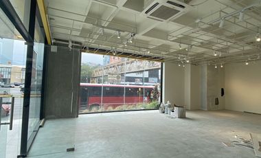 RENTA LOCAL SOBRE AV. EUGENIO GARZA SADA