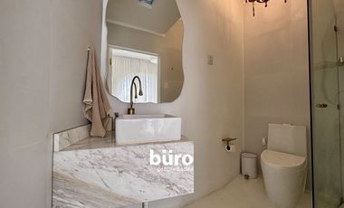 ACOGEDORA CASA EN ALQUILER DE ESTILO MEDITERRANEO EN SAN ISIDRO