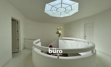 ACOGEDORA CASA EN ALQUILER DE ESTILO MEDITERRANEO EN SAN ISIDRO