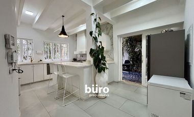 ACOGEDORA CASA EN ALQUILER DE ESTILO MEDITERRANEO EN SAN ISIDRO