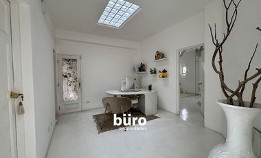 ACOGEDORA CASA EN ALQUILER DE ESTILO MEDITERRANEO EN SAN ISIDRO