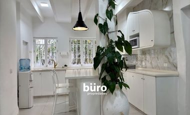 ACOGEDORA CASA EN ALQUILER DE ESTILO MEDITERRANEO EN SAN ISIDRO