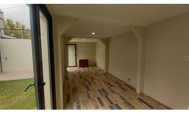 CASA RECICLADA EN VENTA EN GODOY CRUZ