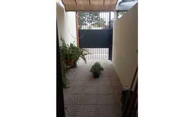 CASA RECICLADA EN VENTA EN GODOY CRUZ