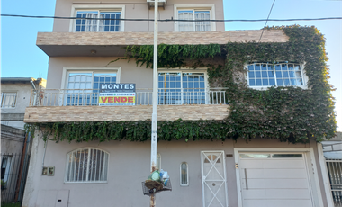 CASA Y DEPTO CALLE  TORQUINS