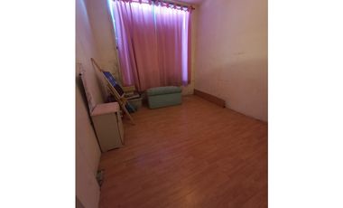 CASA Y DEPTO CALLE  TORQUINS