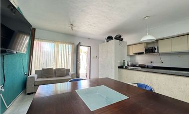 Venta casa San benito dos dormitorios cochera doble y pileta.