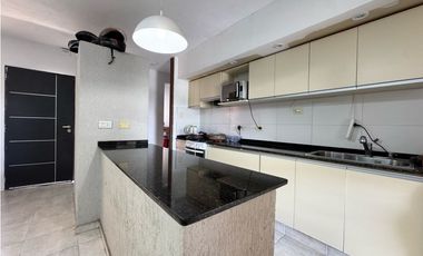 Venta casa San benito dos dormitorios cochera doble y pileta.