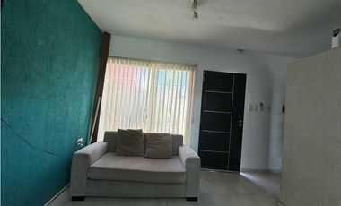 Venta casa San benito dos dormitorios cochera doble y pileta.