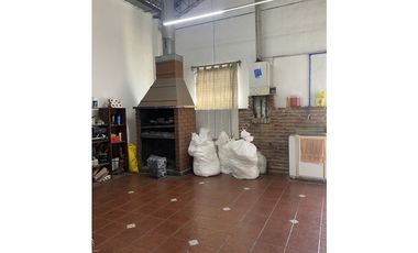 Dos inmuebles en un mismo lote Echeverria y Ayolas