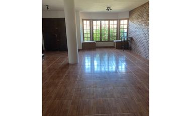 Dos inmuebles en un mismo lote Echeverria y Ayolas