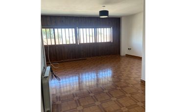 Dos inmuebles en un mismo lote Echeverria y Ayolas