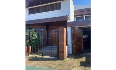 Dos inmuebles en un mismo lote Echeverria y Ayolas