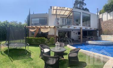 CASA ESPECTACULAR EN VENTA SECTOR NAYÓN