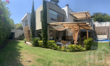CASA ESPECTACULAR EN VENTA SECTOR NAYÓN