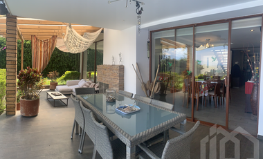 CASA ESPECTACULAR EN VENTA SECTOR NAYÓN