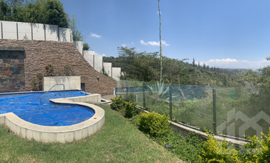 CASA ESPECTACULAR EN VENTA SECTOR NAYÓN