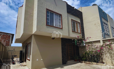 CASA EN VENTA EN MANTA