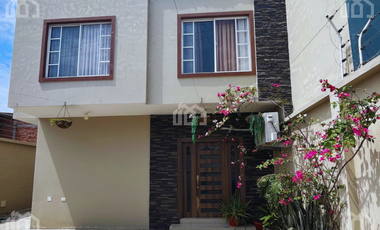 CASA EN VENTA EN MANTA