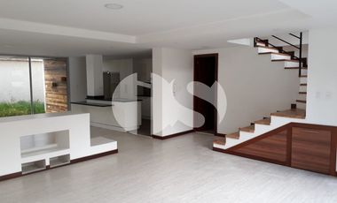 CASA EN VENTA SECTOR CHALLUABAMABA, CUENCA
