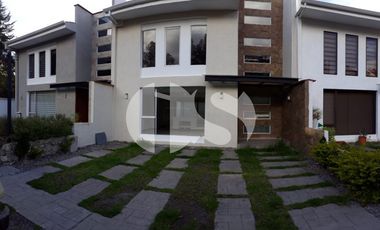 CASA EN VENTA SECTOR CHALLUABAMABA, CUENCA