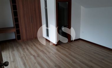 CASA EN VENTA SECTOR CHALLUABAMABA, CUENCA
