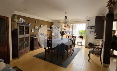 CASA EN VENTA SECTOR VISTA LINDA, CUENCA