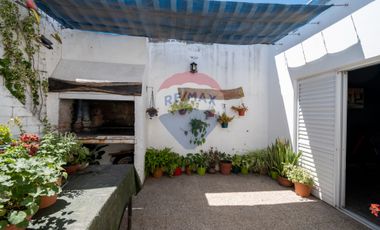 Casa en venta de 3 dormitorios y patio en zona sur
