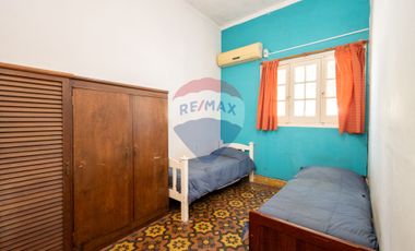 Casa en venta de 3 dormitorios y patio en zona sur