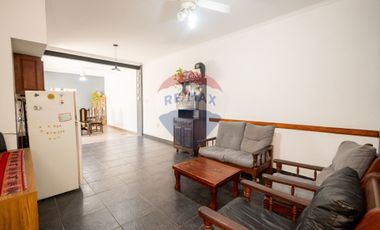 Casa en venta de 3 dormitorios y patio en zona sur