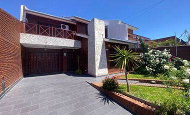 VENTA CASA CHALET 5 AMBIENTES ISIDRO CASANOVA